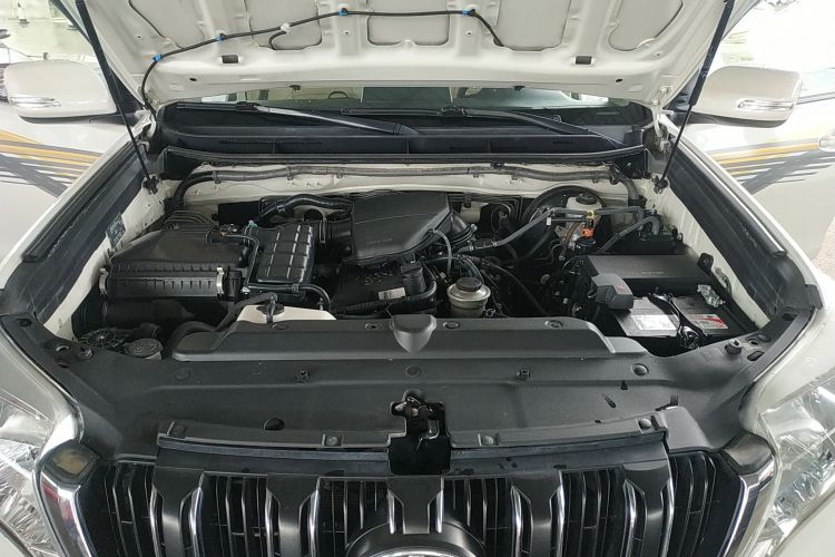 丰田 普拉多 2015款 2.7L 自动标准版机舱底盘24