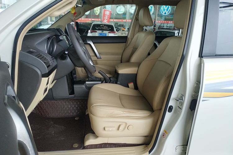丰田 普拉多 2015款 2.7L 自动标准版中控内饰19