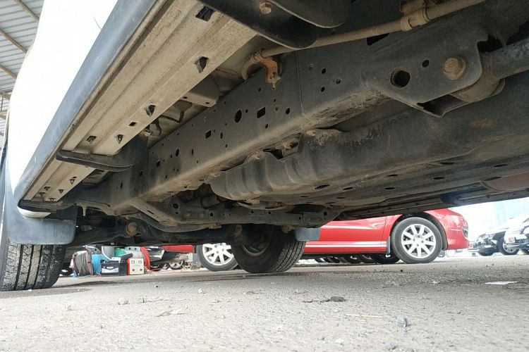 丰田 普拉多 2015款 2.7L 自动标准版机舱底盘30