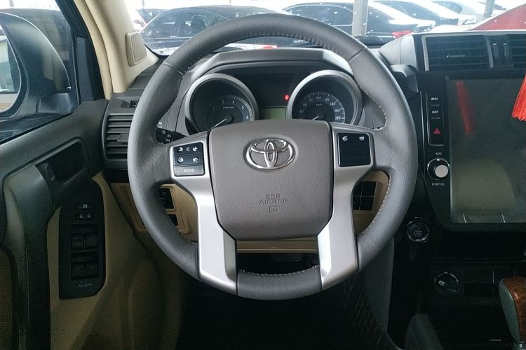 丰田 普拉多 2015款 2.7L 自动标准版中控内饰13