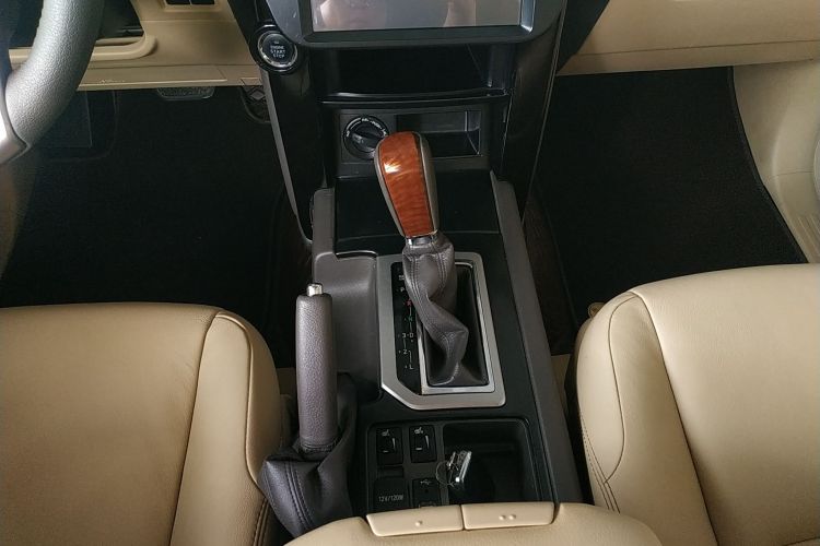 丰田 普拉多 2015款 2.7L 自动标准版中控内饰18