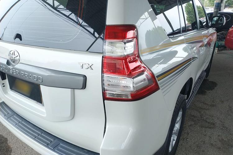 丰田 普拉多 2015款 2.7L 自动标准版车身外观9