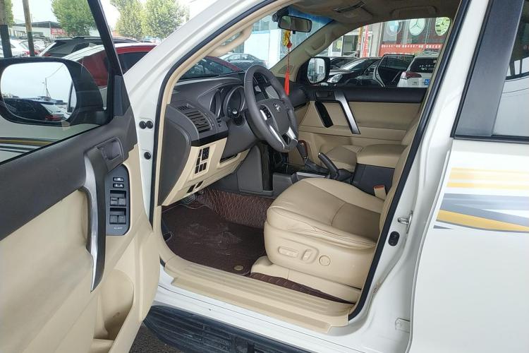 丰田 普拉多 2015款 2.7L 自动标准版中控内饰20