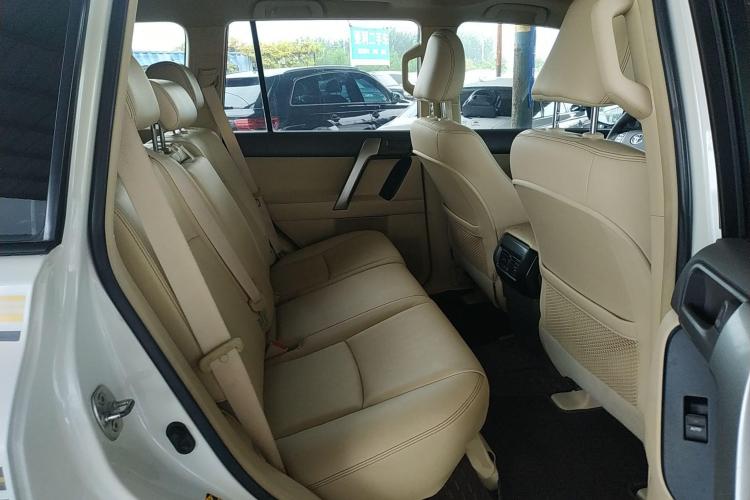 丰田 普拉多 2015款 2.7L 自动标准版中控内饰44
