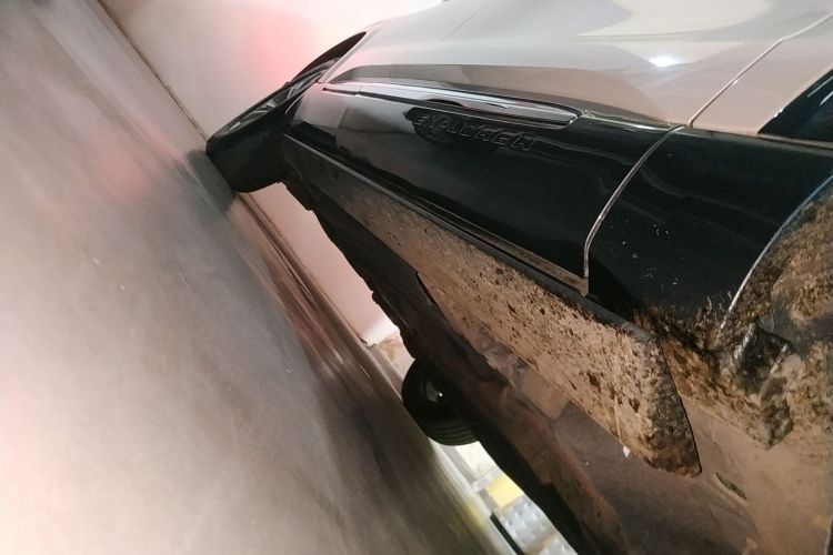 福特 探险者 2020款 EcoBoost 285 四驱风尚版 6座机舱底盘29