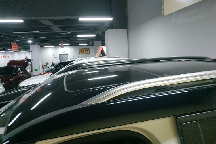 福特 探险者 2020款 EcoBoost 285 四驱风尚版 6座车身外观57