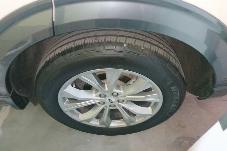 福特 探险者 2020款 EcoBoost 285 四驱风尚版 6座车身外观51