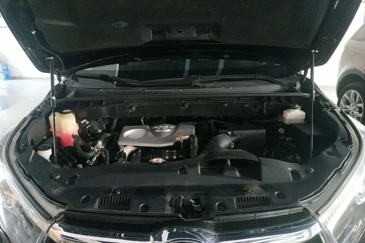 丰田 汉兰达 2017款 2.0T 四驱精英版 7座机舱底盘24