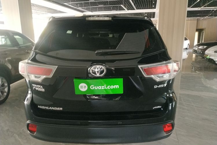 丰田 汉兰达 2017款 2.0T 四驱精英版 7座车身外观6