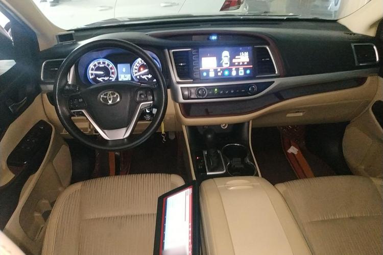 丰田 汉兰达 2017款 2.0T 四驱精英版 7座中控内饰12