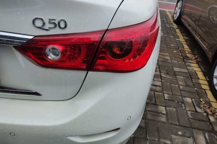 英菲尼迪Q50L 2015款 2.0T 悦享版车身外观9