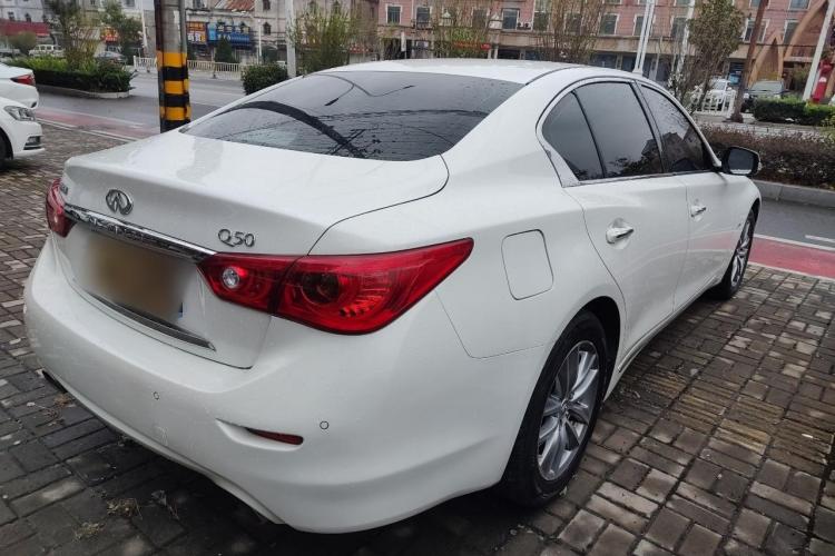 英菲尼迪Q50L 2015款 2.0T 悦享版车身外观7