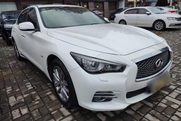 英菲尼迪Q50L 2015款 2.0T 悦享版车身外观3