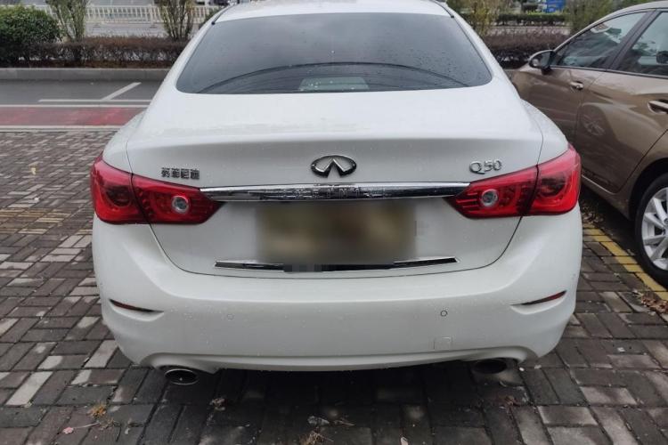 英菲尼迪Q50L 2015款 2.0T 悦享版车身外观6