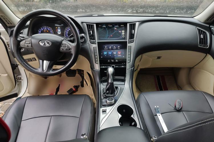 英菲尼迪Q50L 2015款 2.0T 悦享版中控内饰12