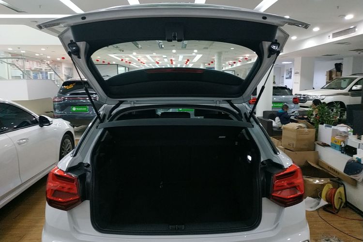 奥迪Q2L 2022款 35 TFSI 进取致雅型中控内饰23