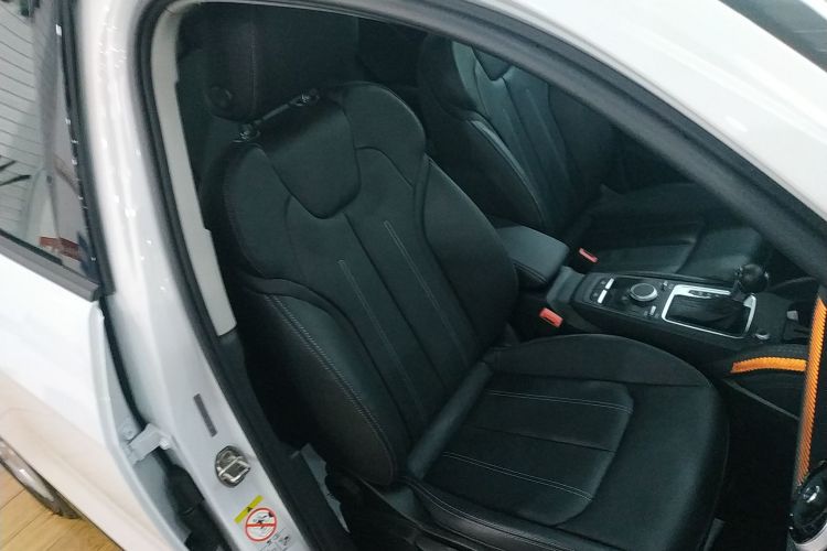 奥迪Q2L 2022款 35 TFSI 进取致雅型中控内饰41