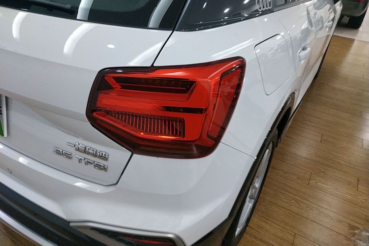 奥迪Q2L 2022款 35 TFSI 进取致雅型车身外观9