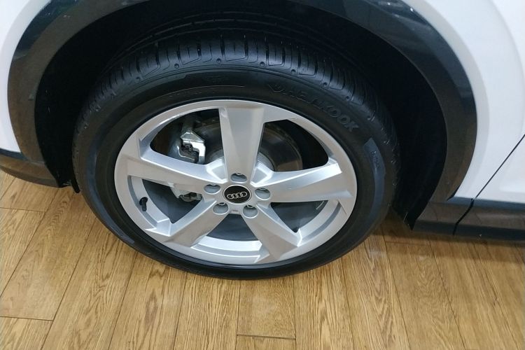 奥迪Q2L 2022款 35 TFSI 进取致雅型车身外观35