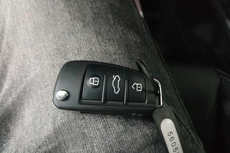 奥迪Q2L 2022款 35 TFSI 进取致雅型中控内饰11