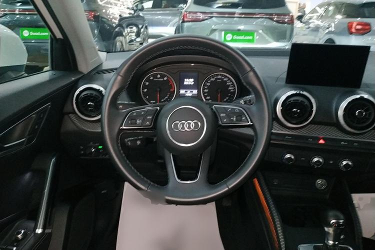 奥迪Q2L 2022款 35 TFSI 进取致雅型中控内饰13