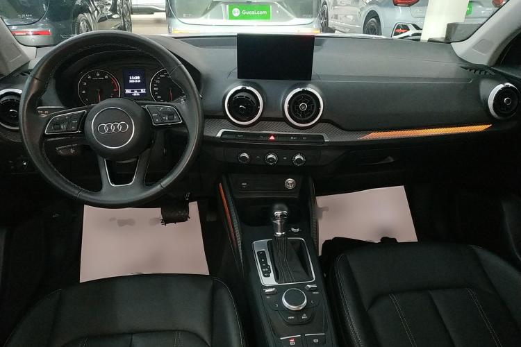 奥迪Q2L 2022款 35 TFSI 进取致雅型中控内饰12