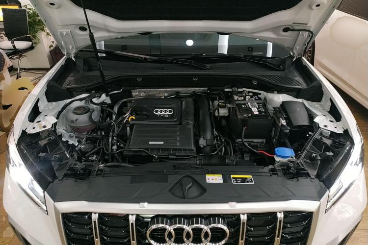 奥迪Q2L 2022款 35 TFSI 进取致雅型机舱底盘24