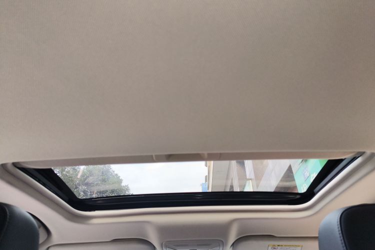 红旗H5 2022款 经典款 1.5T DCT旗悦版中控内饰22