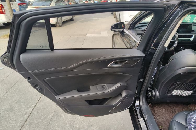 红旗H5 2022款 经典款 1.5T DCT旗悦版中控内饰49