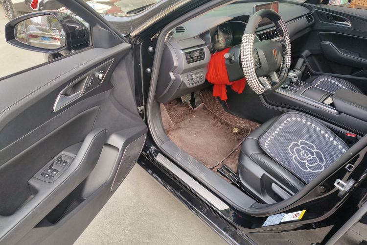 红旗H5 2022款 经典款 1.5T DCT旗悦版中控内饰20