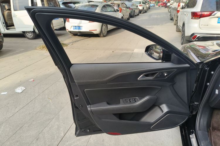 红旗H5 2022款 经典款 1.5T DCT旗悦版中控内饰47