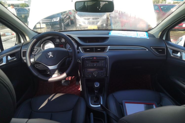 标致308 2014款 乐享版 经典 1.6L 自动风尚型中控内饰7002