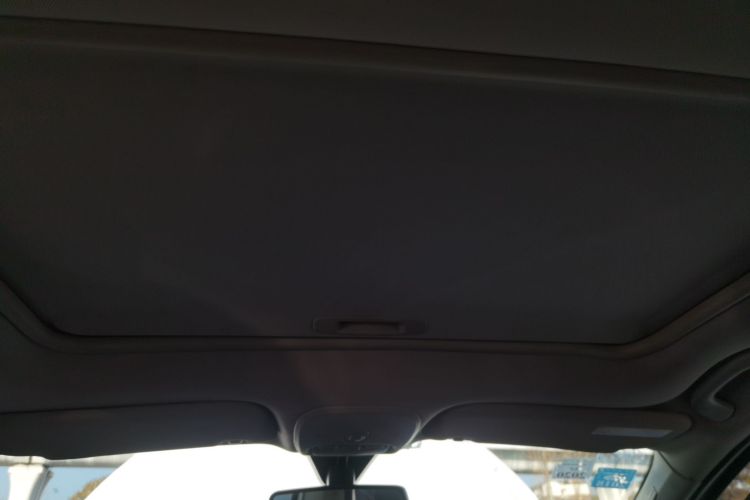 标致308 2014款 乐享版 经典 1.6L 自动风尚型局部细节22