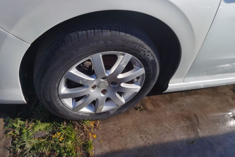 标致308 2014款 乐享版 经典 1.6L 自动风尚型车身外观6007