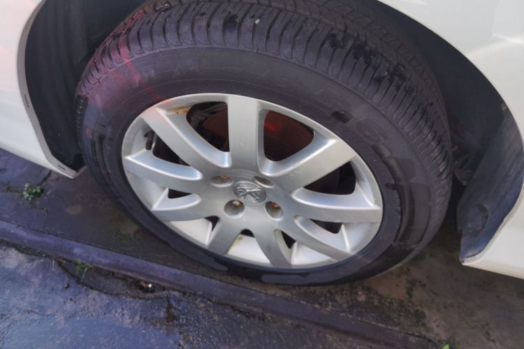 标致308 2014款 乐享版 经典 1.6L 自动风尚型车身外观6008