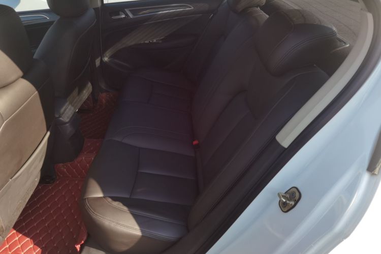 标致308 2014款 乐享版 经典 1.6L 自动风尚型中控内饰7004