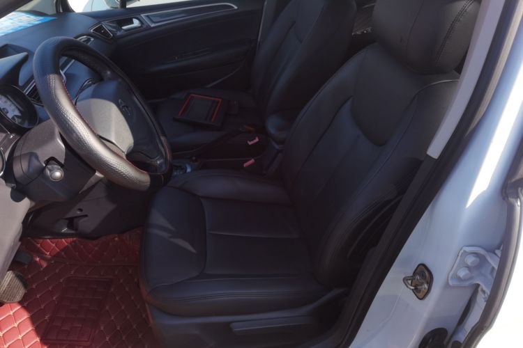 标致308 2014款 乐享版 经典 1.6L 自动风尚型局部细节19