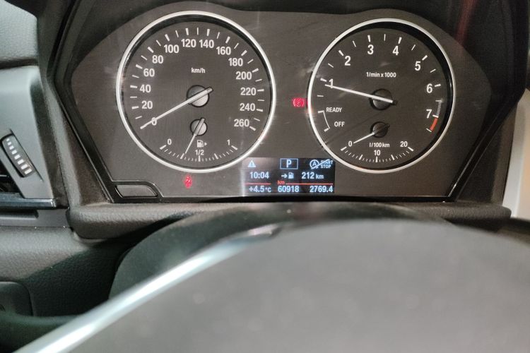 宝马2系旅行车 2016款 218i 领先型中控内饰15