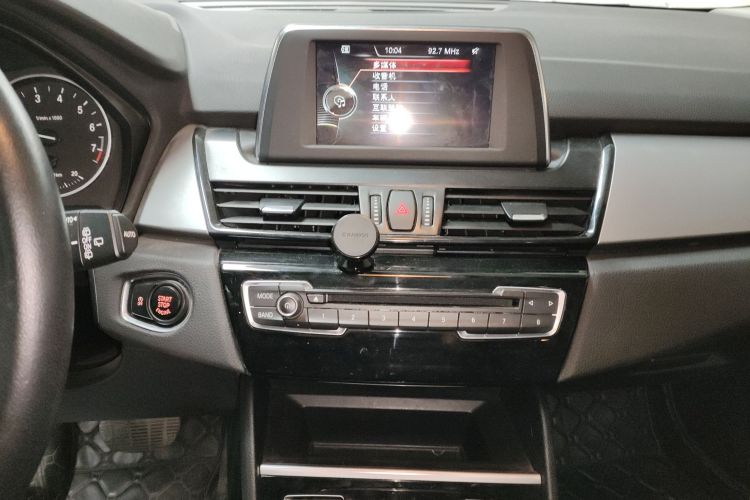 宝马2系旅行车 2016款 218i 领先型中控内饰16