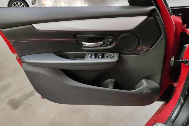 宝马2系旅行车 2016款 218i 领先型中控内饰47