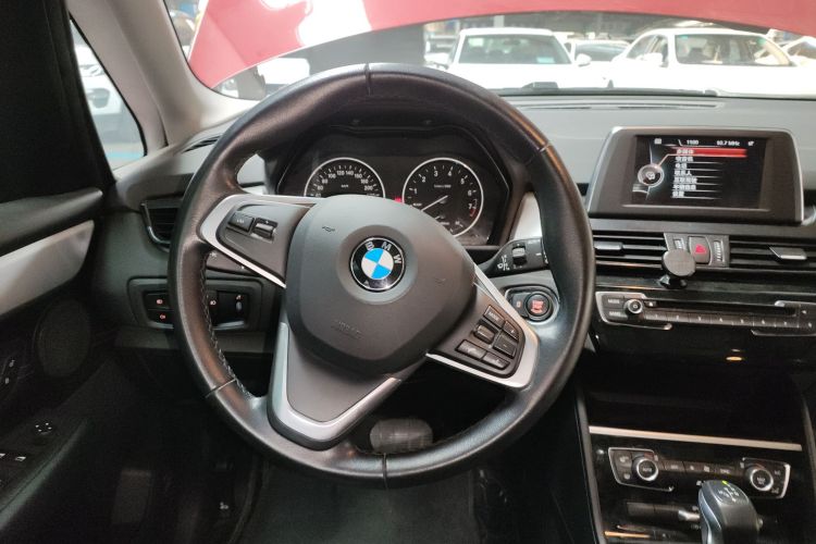 宝马2系旅行车 2016款 218i 领先型中控内饰13