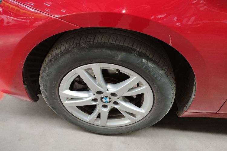 宝马2系旅行车 2016款 218i 领先型车身外观35