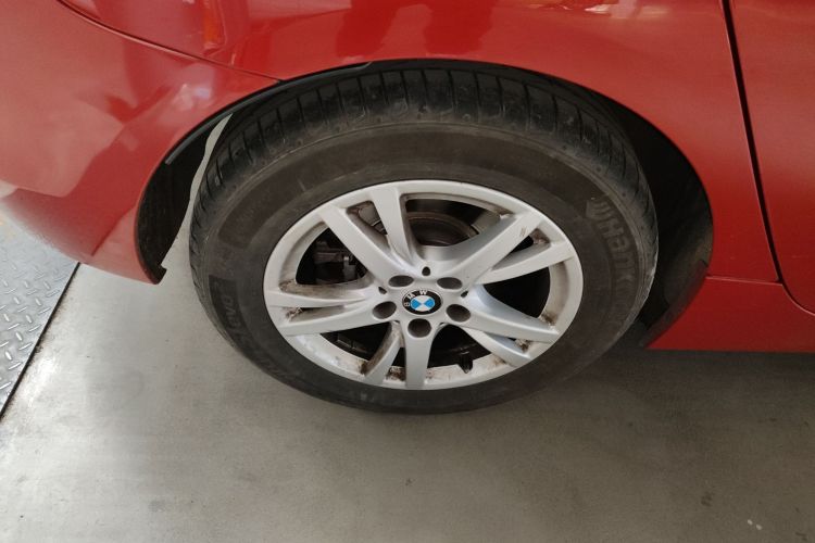 宝马2系旅行车 2016款 218i 领先型车身外观56