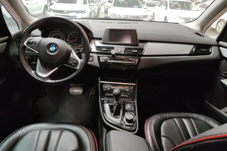 宝马2系旅行车 2016款 218i 领先型中控内饰12