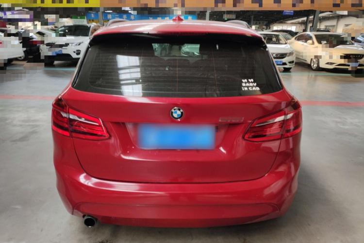 宝马2系旅行车 2016款 218i 领先型车身外观6