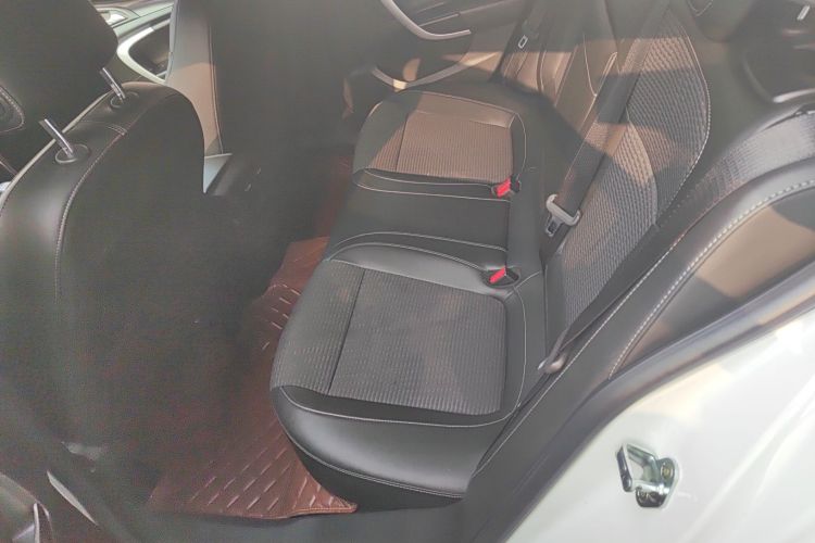 别克 君威 2015款 1.6T 领先技术型中控内饰7001