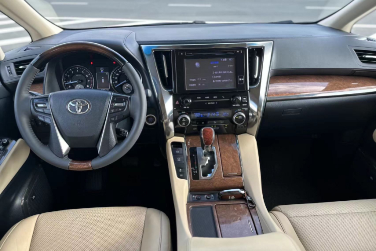 丰田 埃尔法 2015款 3.5L 尊贵版中控内饰7002