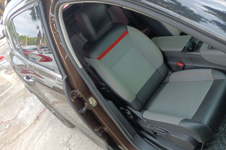 雪铁龙 天逸 C5 AIRCROSS 2017款 380THP 时尚型中控内饰41