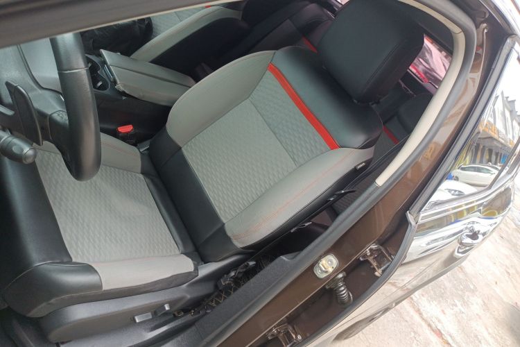 雪铁龙 天逸 C5 AIRCROSS 2017款 380THP 时尚型中控内饰19