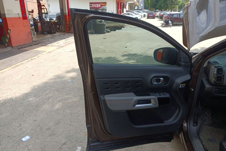 雪铁龙 天逸 C5 AIRCROSS 2017款 380THP 时尚型中控内饰47